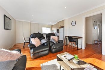 Spacious & Bright 4 Bedroom Home - Accommodation ACT 1