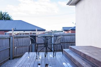 Spacious & Bright 4 Bedroom Home - Accommodation ACT 6
