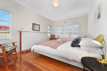 Spacious & Bright 4 Bedroom Home - Accommodation ACT 4