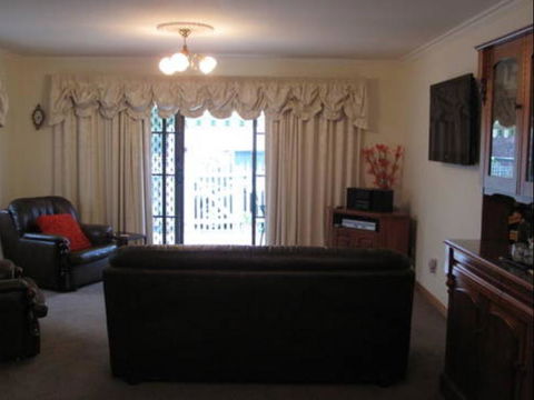 Twin Pines Cottage On Lansdowne - Accommodation ACT 5