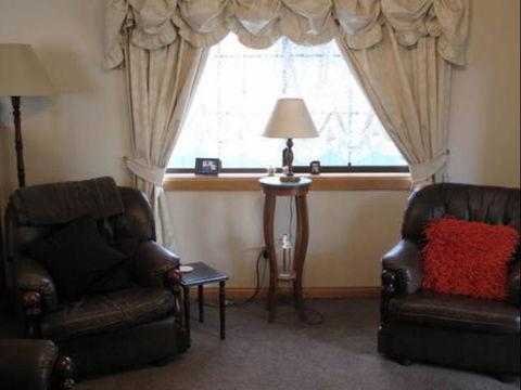 Twin Pines Cottage On Lansdowne - Accommodation ACT 4