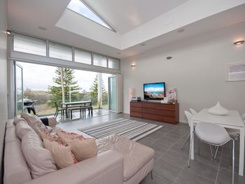 Boat Harbour Holiday 10 Noamunga Street - Accommodation ACT 5