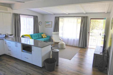 The Relax Shack At Culburra Beach Sleeps 7 - Accommodation ACT 3