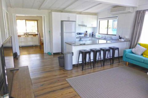 The Relax Shack At Culburra Beach Sleeps 7 - Accommodation ACT 7