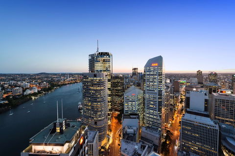 Oaks Aurora Tower - Accommodation ACT 1