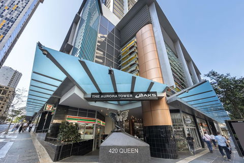 Oaks Aurora Tower - Accommodation ACT 4