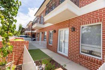 Brand New Townhouse - Accommodation ACT 0