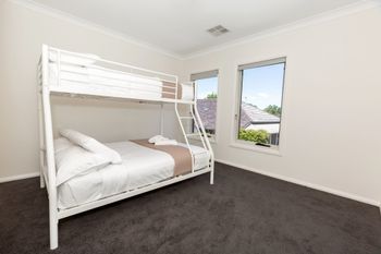 Brand New Townhouse - Accommodation ACT 2