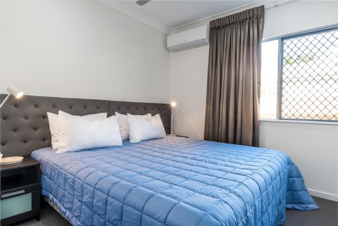 Blue Lagoon Villa B - Accommodation ACT 6