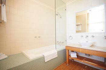 Whitehall Guesthouse Sorrento - Accommodation ACT 5