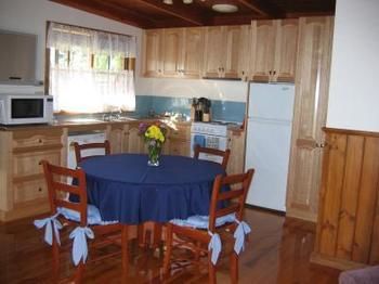 Buttercup Cottage & Private Apartment - Accommodation ACT 6