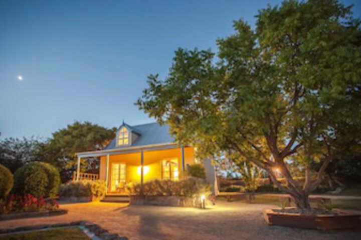  Accommodation ACT