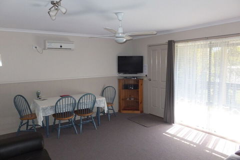 Lakes Entrance Country Cottages - Accommodation ACT 7