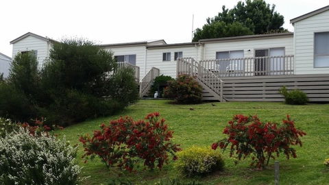 Lookout Holiday Units - Accommodation ACT 3