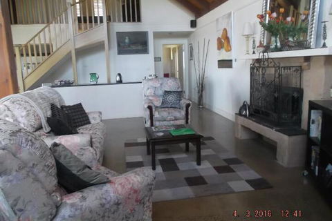 Outlook Hill Pavilion Suites & Spa Cottages - Accommodation ACT 6