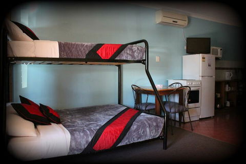 York Motel - Accommodation ACT 7