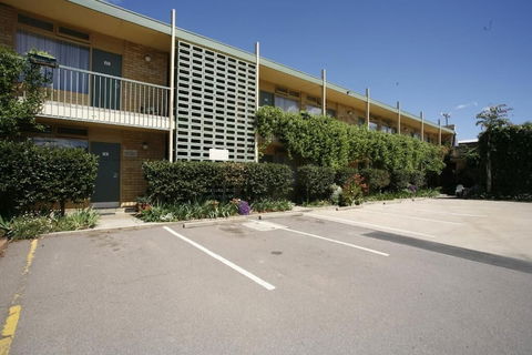 Mid City Motor Inn - Accommodation ACT 3
