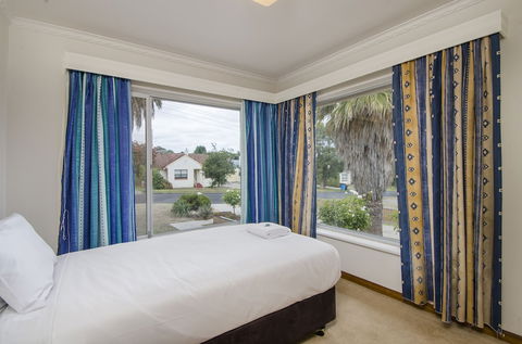 The Commodore - Accommodation ACT 5