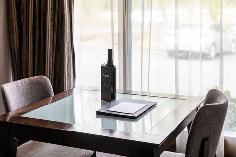 The Commodore - Accommodation ACT 6