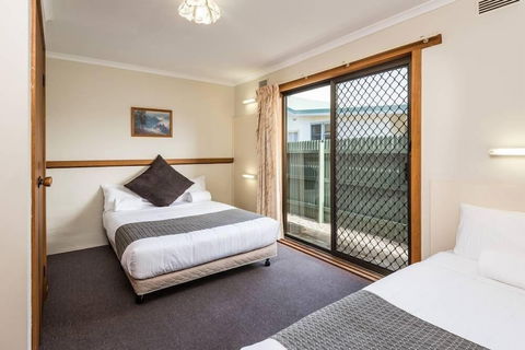 Lakes Jakaranda Holiday Units - Accommodation ACT 5