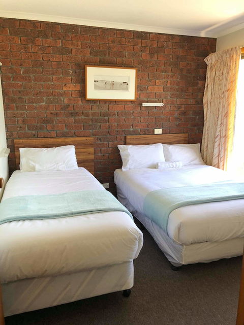 Lakes Jakaranda Holiday Units - Accommodation ACT 2