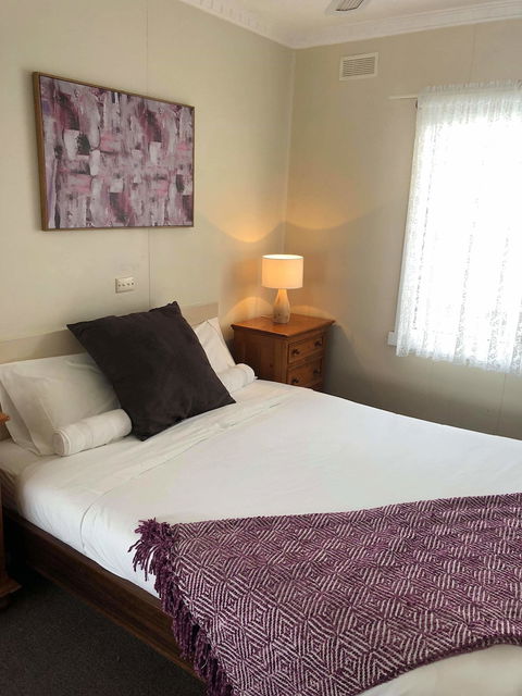 Lakes Jakaranda Holiday Units - Accommodation ACT 1