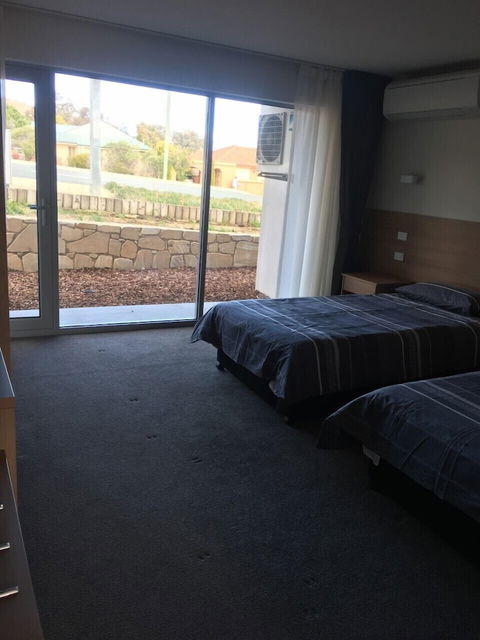 Rainbow Motel - Accommodation ACT 2