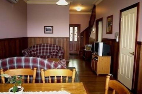 Pemberton Old Picture Theatre Holiday Apartments - Accommodation ACT 0