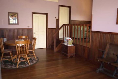 Pemberton Old Picture Theatre Holiday Apartments - Accommodation ACT 7