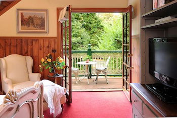 Mary Card's Coach House - Accommodation ACT 5