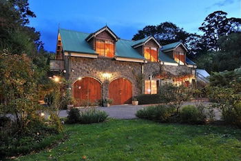 Mary Card's Coach House - Accommodation ACT 0