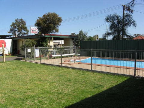 Peak Hill Golden Peak Budget Motel - Accommodation ACT 3