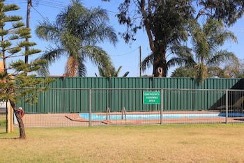 Peak Hill Golden Peak Budget Motel - Accommodation ACT 4