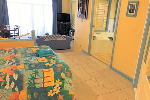 Al Mare Beachfront Retreat - Accommodation ACT 3