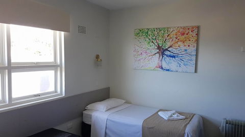 The Menai Hotel Motel - Accommodation ACT 6