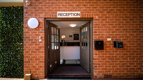 Hamiltonâ€™s Queanbeyan Motel - Accommodation ACT 3