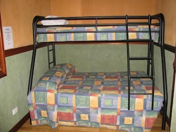 Ivanhoe Village Caravan Resort - Accommodation ACT 4