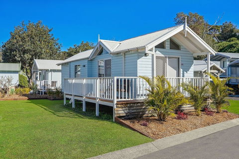 Blue Lagoon Beach Resort - Accommodation ACT 1