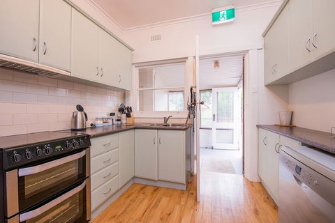 Jones On Wilson Boutique B&B - Accommodation ACT 6