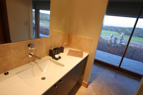 Almonta Park Lodge - Accommodation ACT 6
