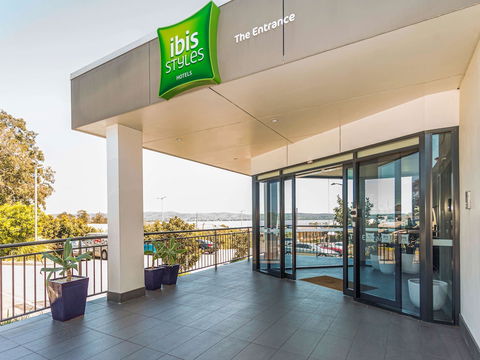 Ibis Styles The Entrance - Accommodation ACT 3