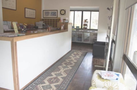 Red Cedars Motel - Accommodation ACT 5