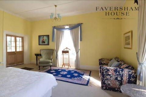 Faversham House - Accommodation ACT 3