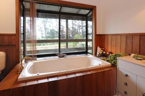 Lavender Farm - Accommodation ACT 3
