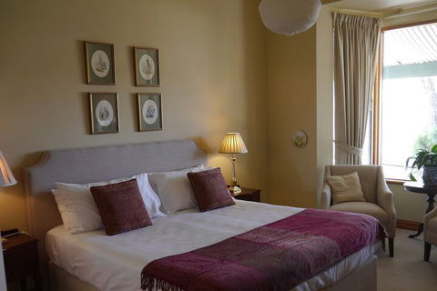 The Lodge Country House - Accommodation ACT 5