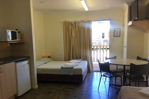 Inland Oasis Motel - Accommodation ACT 4