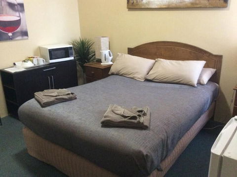 The New Whyalla Hotel - Accommodation ACT 4