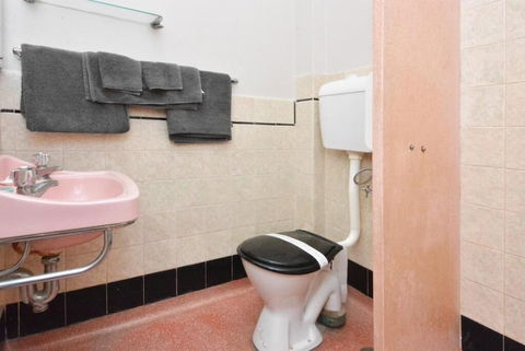 Eyre Hotel Whyalla - Accommodation ACT 6