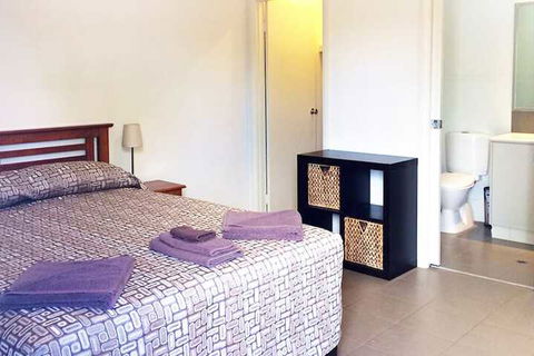 Derby Lodge Self Contained Apartments - Accommodation ACT 6