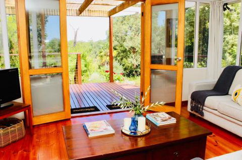 Nagoondie Studio - Accommodation ACT 6